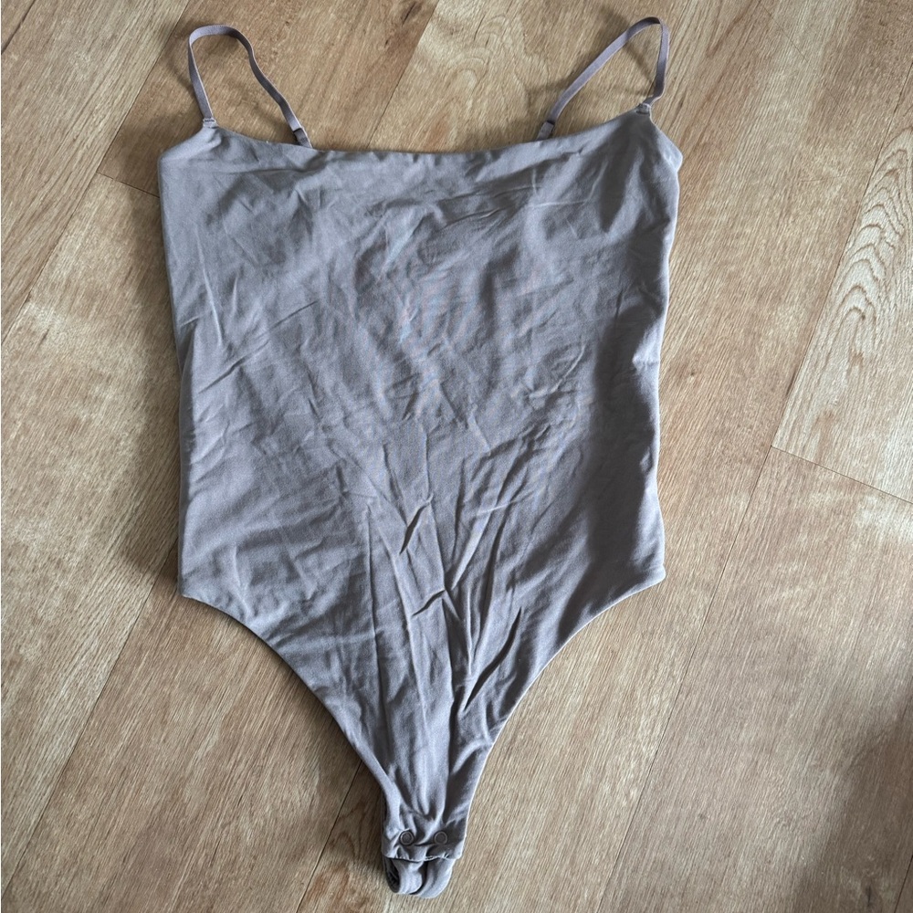 SKIMS FITS EVERYBODY BODYSUIT